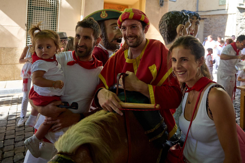 Fotos de la salida de la Comparsa de Gigantes y Cabezudos este 12 de julio.
