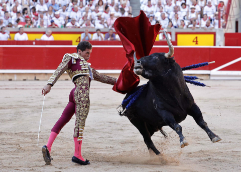 Fotos de la sexta corrida de la Feria del Toro de San Fermín 2022./