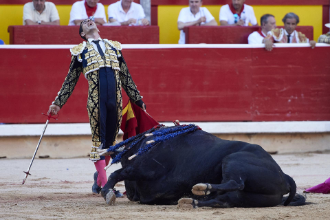 Fotos de la sexta corrida de la Feria del Toro de San Fermín 2022./