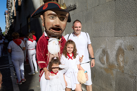 Fotos de la salida de los gigantes de este 13 de julio en San Fermín./