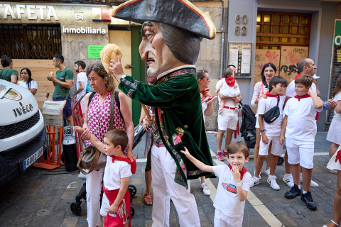 Fotos de la salida de los gigantes de este 13 de julio en San Fermín./