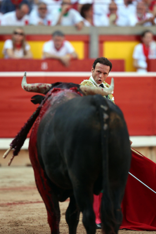 Antonio Ferrera lidió solo a los toros de la ganadería Miura