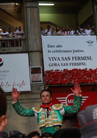 Antonio Ferrera lidió solo a los toros de la ganadería Miura