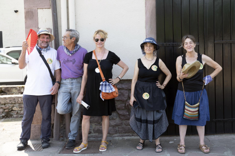 Baztandarren biltzarra en Elizondo: carrozas participantes y público asistente