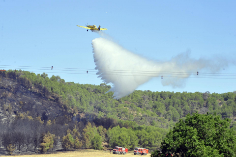 Fotos del segundo día de extinción del incendio de Carcastillo.