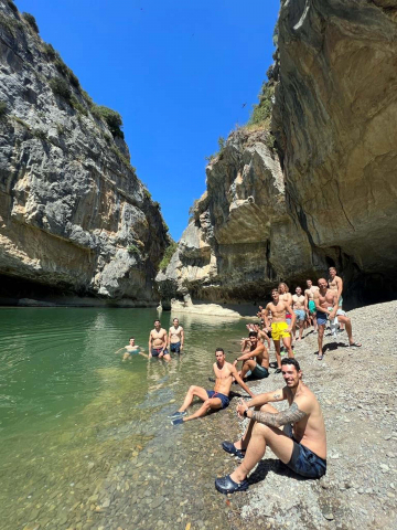 Jugadores de Anaitasuna en la Foz de Lumbier