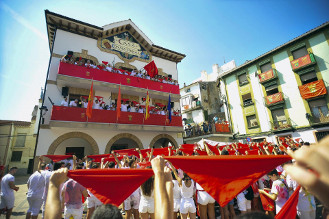 Lanzamiento del cohete de fiestas de Funes