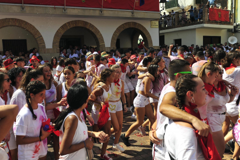 Lanzamiento del cohete de fiestas de Funes