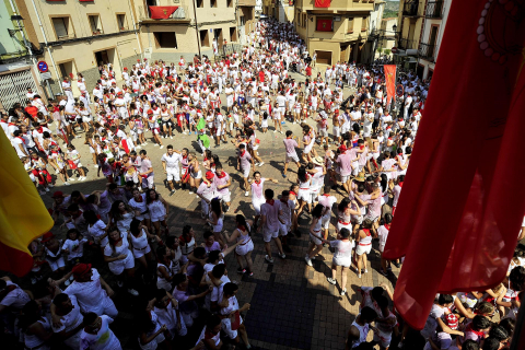 Lanzamiento del cohete de fiestas de Funes