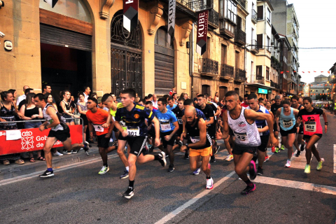 Participantes en la 'Milla del pastor' de Tafalla