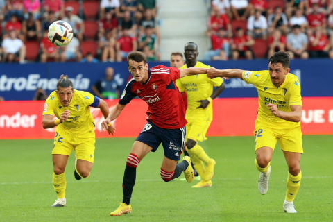 Fotos del Osasuna-Cádiz disputado en El Sadar.
