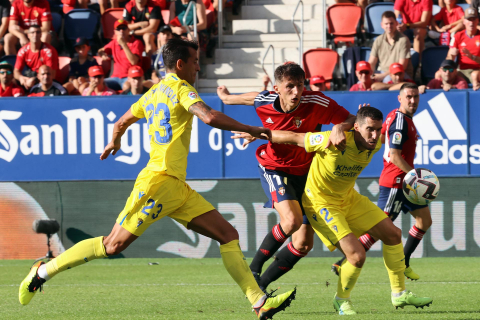 Fotos del Osasuna-Cádiz disputado en El Sadar.