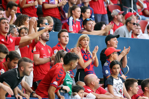 Fotos del Osasuna-Cádiz disputado en El Sadar.
