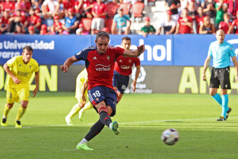 Fotos del Osasuna-Cádiz disputado en El Sadar.