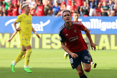 Fotos del Osasuna-Cádiz disputado en El Sadar.