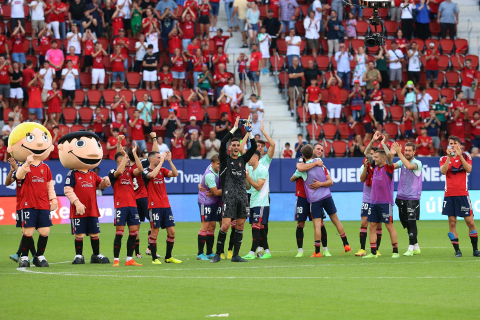 Fotos del Osasuna-Cádiz disputado en El Sadar.