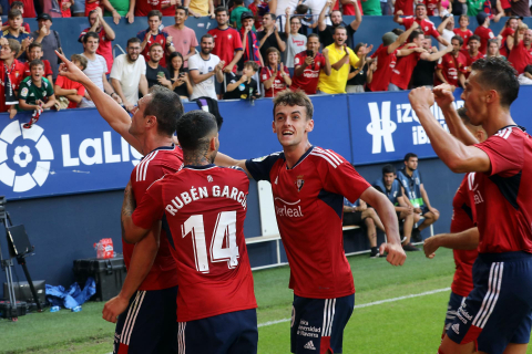Fotos del Osasuna-Cádiz disputado en El Sadar.
