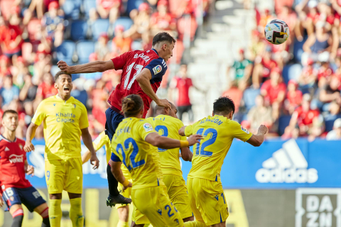 Fotos del Osasuna-Cádiz disputado en El Sadar.