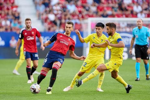 Fotos del Osasuna-Cádiz disputado en El Sadar.