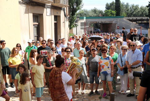 Performance 'Tentere nublo' por las calles de Tudela