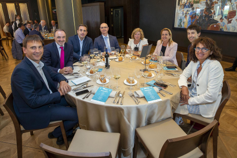 Javier Capapay, Javier Esparza, Diego Galilea, Alejandro Martínez, Lourdes Paz, Ana Blanca Glaría, José Ignacio García de Albizu y Marta Vera./