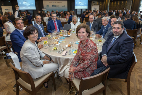 Andrés Díaz Echevarría, Ágata Echevarría, Alejandro Bergaz, Domingo González, Juan Mari Zuza, José Cruz Pérez Lapazarán, Íñigo Martínez, Maria Carmen Peña, Óscar Ponz y Belén Aldaz./