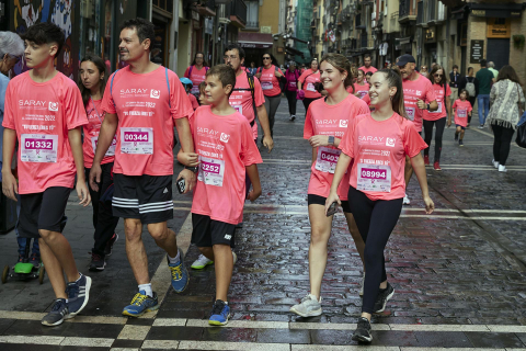 Imágenes de la XI Carrera Solidaria contra el Cáncer de Mama en Pamplona