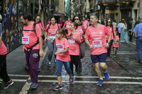 Imágenes de la XI Carrera Solidaria contra el Cáncer de Mama en Pamplona