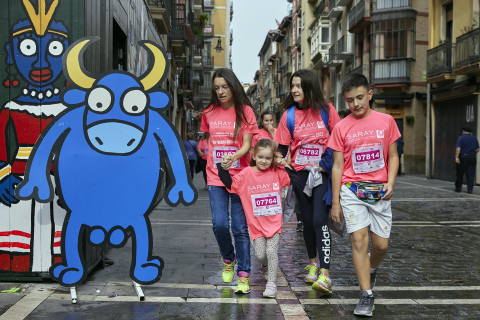 Imágenes de la XI Carrera Solidaria contra el Cáncer de Mama en Pamplona