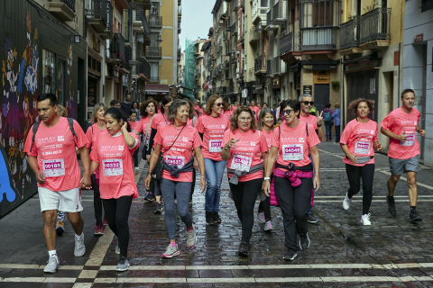 Imágenes de la XI Carrera Solidaria contra el Cáncer de Mama en Pamplona