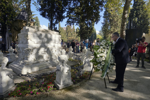 Fotos del día de Todos los Santos en el cementerio de Pamplona.