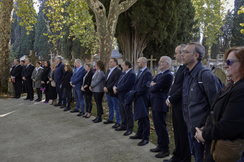 Fotos del día de Todos los Santos en el cementerio de Pamplona.