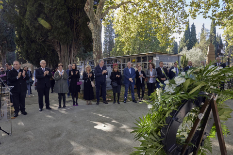 Fotos del día de Todos los Santos en el cementerio de Pamplona.