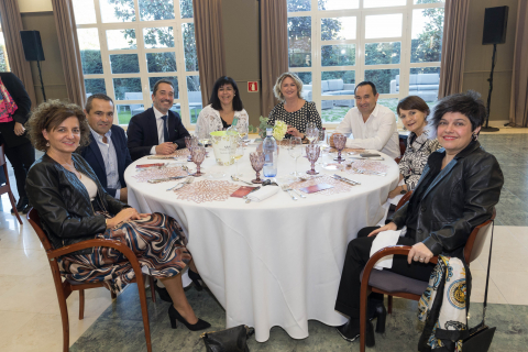 De izq. a dcha.: Patricia Juvera Villegas y Fran Barberena Olagüe (Almameat), Pedro Javier Galilea Salvatierra (Caixabank), Mari Carmen Garde Segura (Periodista y jurado), Ana Laguna Barberia (Vicepresidenta de la Academia Navarra de Gastronomía), José Ignacio Barberena Olagüe, Charo Andueza Ibarrola y Sandra Arellano Jiménez (los tres, de Almameat).