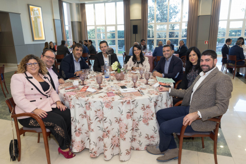 De izda. a dcha.: Mª Carmen Segura Moreno (alcaldesa de Villafranca), José Mª Cambra Amigot (Kerus Comunicación), Mario Fabo Calero (alcalde de Marcilla), Marouen Ayari (Congelados de Navarra), Milagros Pérez Jiménez (CaixaBank), Jorge Navarro Serrano (Caserfri), Irene Arrondo Uruñuela (Diario de Navarra) y Javier Hernández Martínez (Caserfri).