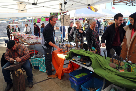Fotos de la feria artesanal en Irurtzun.