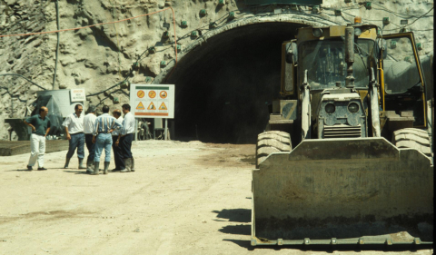 Foto de 1994 que se empleó para el reportaje de 1994, un año después del inicio de las obras del túnel de Belate.