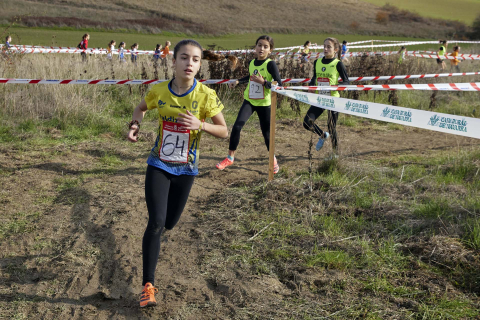 Imágenes del I Cross Pamplona en el Soto Lezkairu