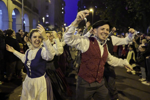 Desfile del Olentzero por las calles de Pamplona.