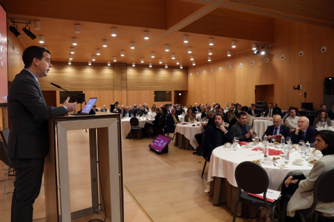 Participantes en el encuentro 'Expectativas 2023' organizado por DN Management en Baluarte.