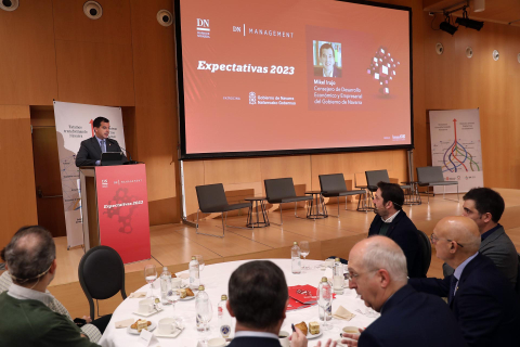 Participantes en el encuentro 'Expectativas 2023' organizado por DN Management en Baluarte.
