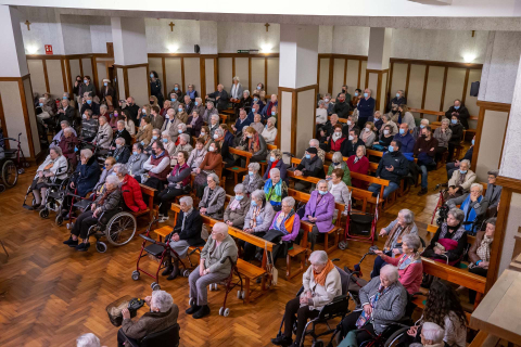 Fotos del concierto de la Pamplonesa y Voces de Oro en la Casa de la Misericordia de Pamplona.
