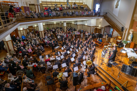 Fotos del concierto de la Pamplonesa y Voces de Oro en la Casa de la Misericordia de Pamplona.