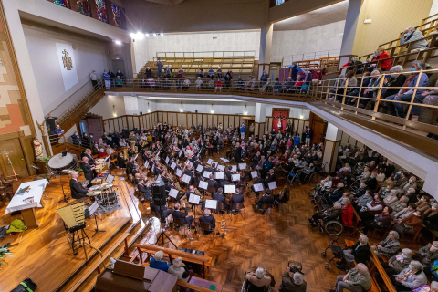 Fotos del concierto de la Pamplonesa y Voces de Oro en la Casa de la Misericordia de Pamplona.