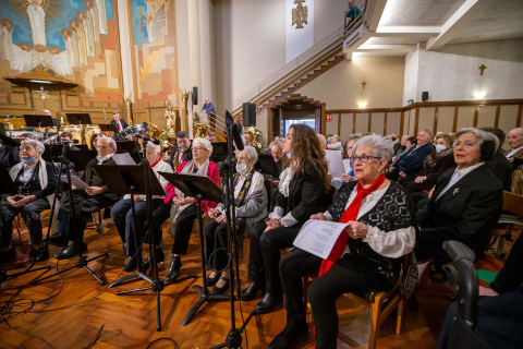 Fotos del concierto de la Pamplonesa y Voces de Oro en la Casa de la Misericordia de Pamplona.