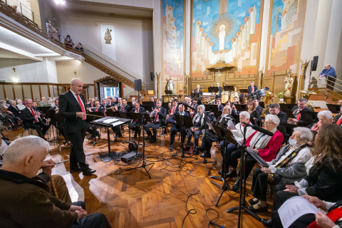 Fotos del concierto de la Pamplonesa y Voces de Oro en la Casa de la Misericordia de Pamplona.