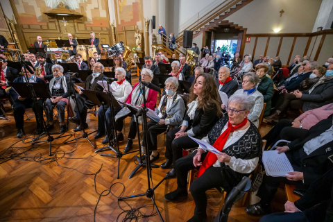 Fotos del concierto de la Pamplonesa y Voces de Oro en la Casa de la Misericordia de Pamplona.