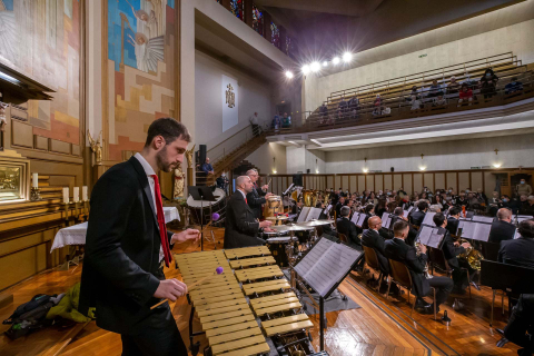 Fotos del concierto de la Pamplonesa y Voces de Oro en la Casa de la Misericordia de Pamplona.