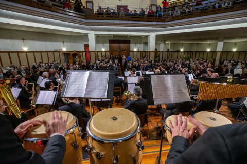 Fotos del concierto de la Pamplonesa y Voces de Oro en la Casa de la Misericordia de Pamplona.