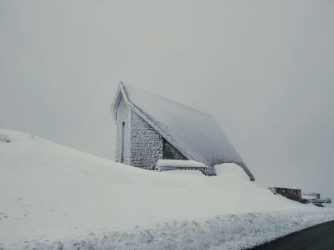 Puerto de Ibañeta nevado.